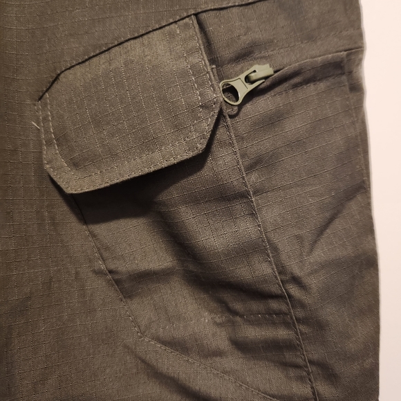 5.11 Tactical Style shorts - Picture 3 of 5